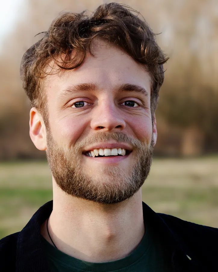 Martin Schmeer, Inhaber von onaga, lächelt in die Kamera